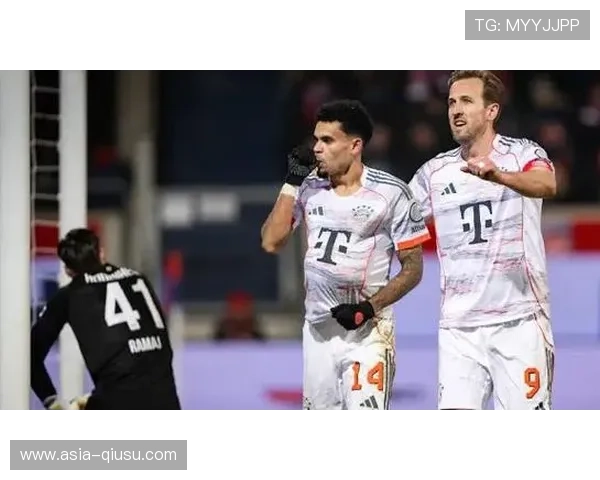 拜仁上半程进攻解析：凯恩支点作用与奥利塞两翼齐飞